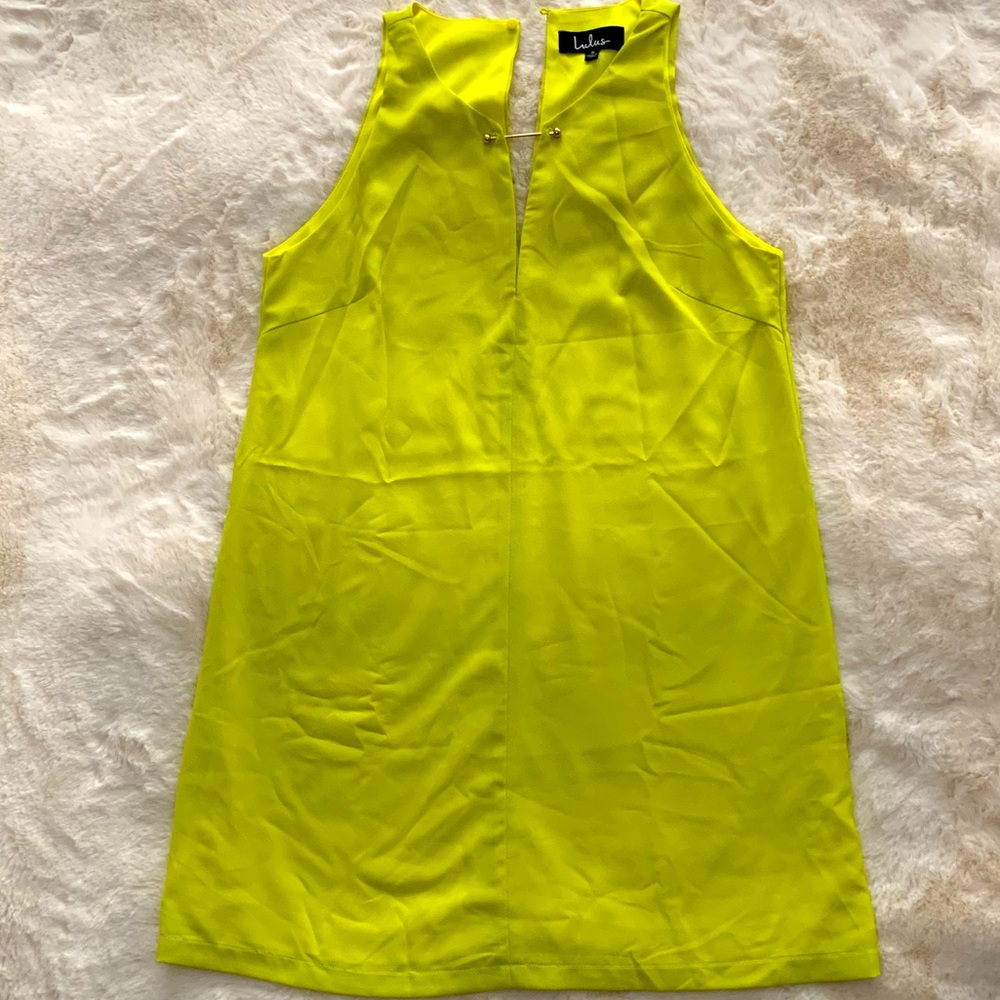 Lulu’s neon yellow green shift dress